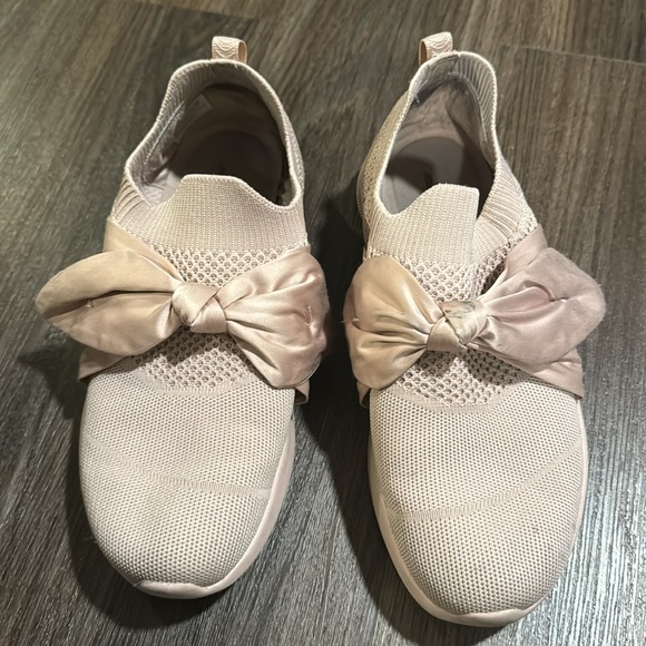 Skechers Pink Bow Sneakers Shoes Flats 8.5 - Picture 2 of 6
